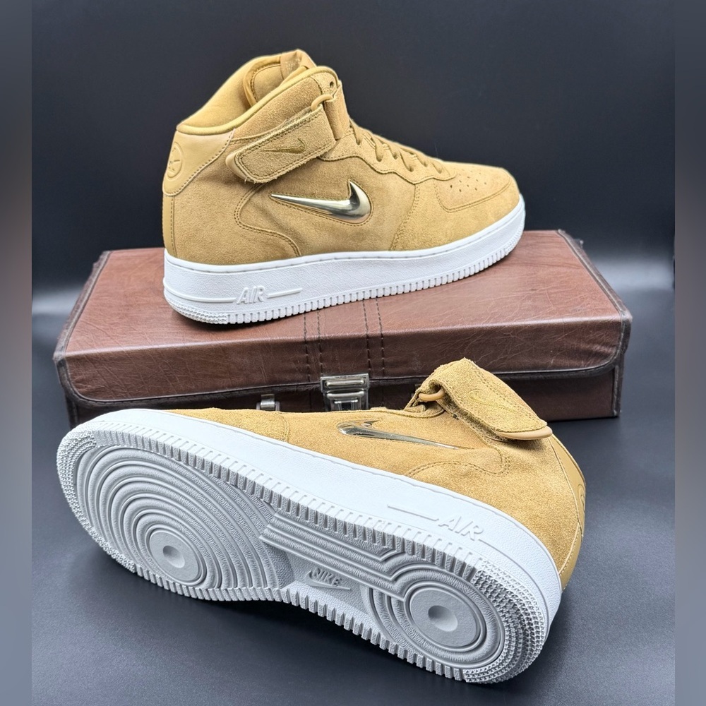 Nike Air Force 1 Mid '07 LV8 - SAMPLE